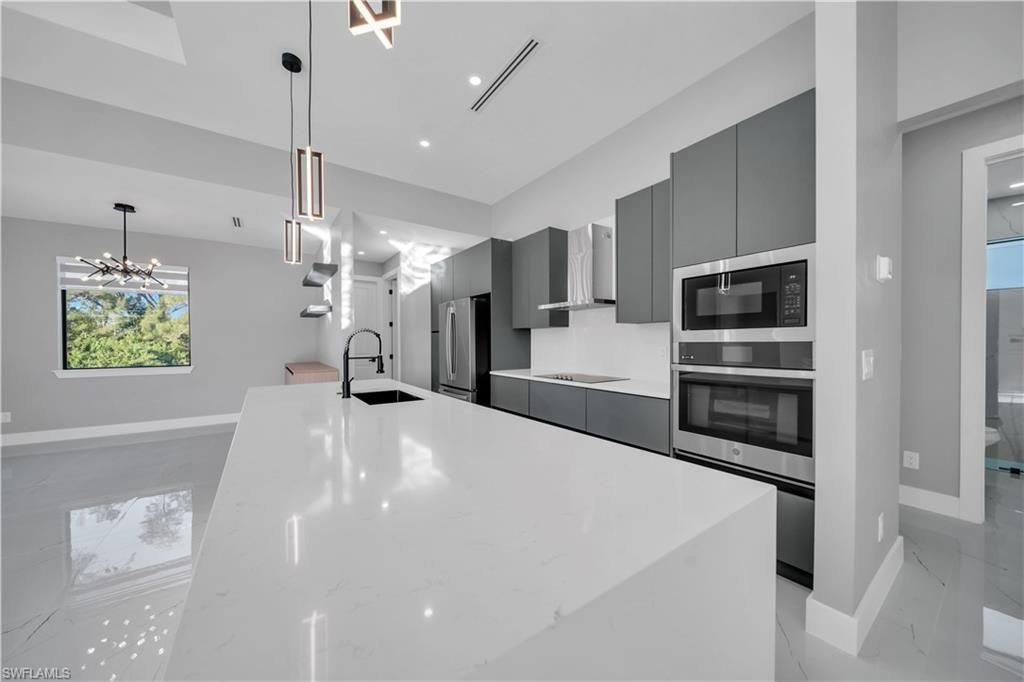 911 NW 37th Pl , Cape Coral, FL 33993 Photo