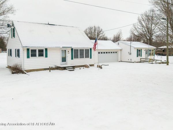 7220 E 5 Point Highway, Eaton Rapids, MI 48827