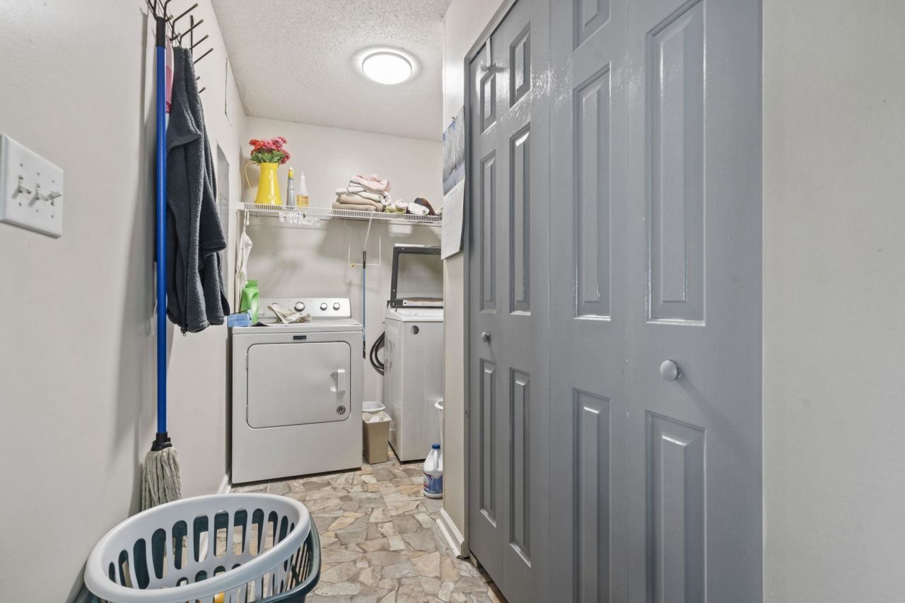 106 Fonza St. Photo 13