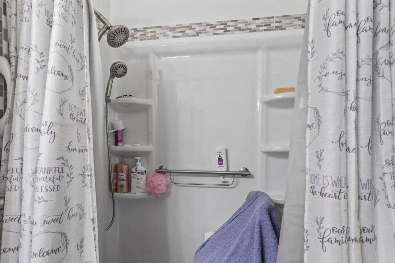 106 Fonza St. Photo 16