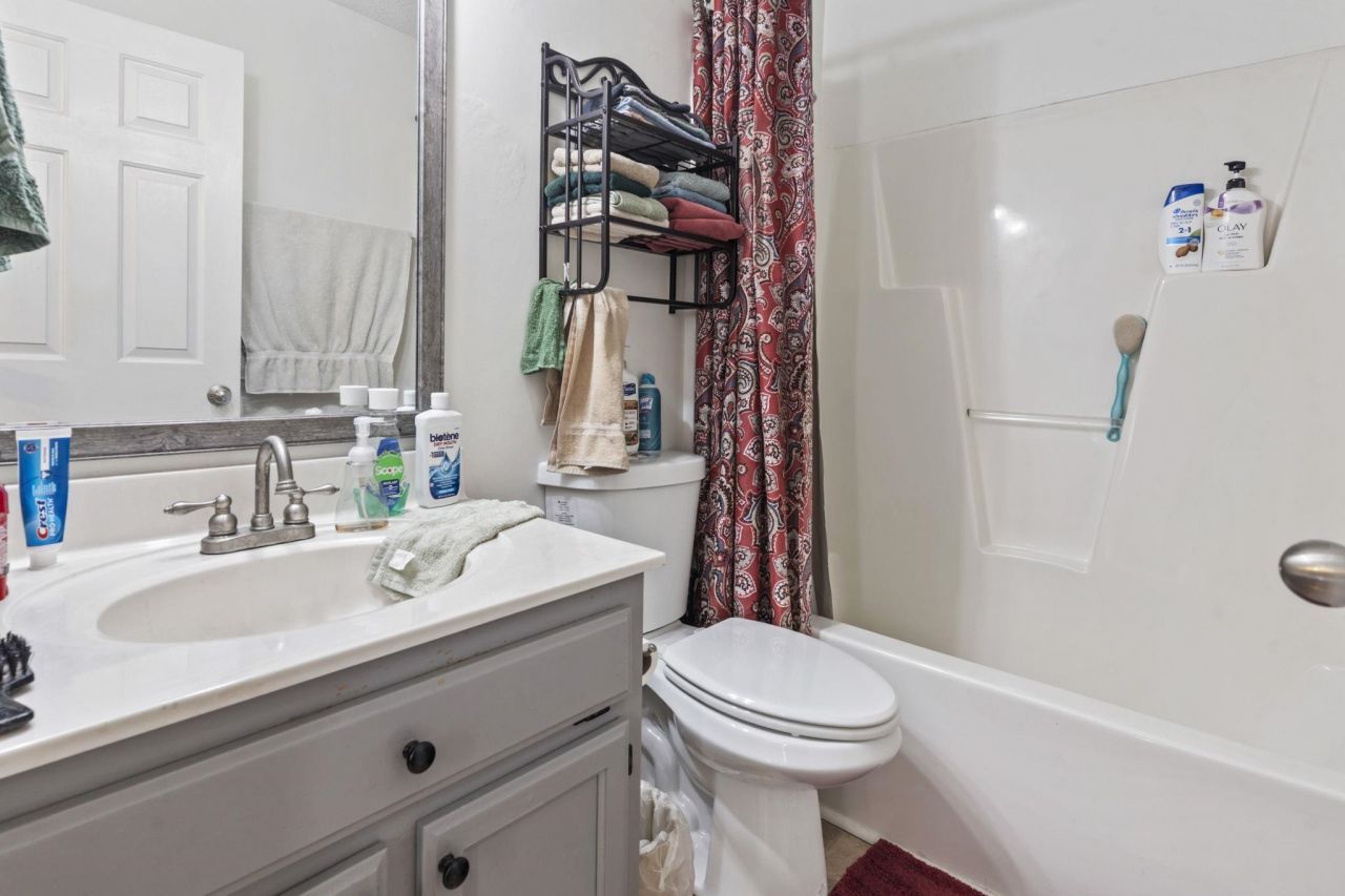 106 Fonza St. Photo 19