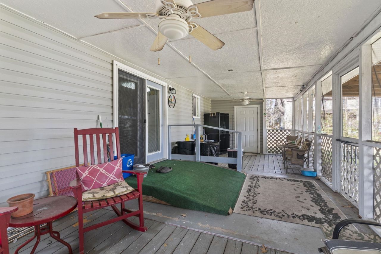 106 Fonza St. Photo 21