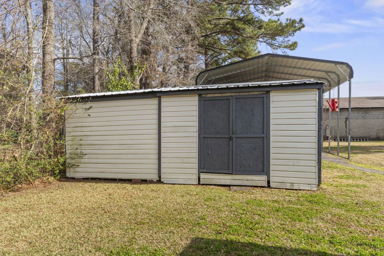 106 Fonza St. Photo 24