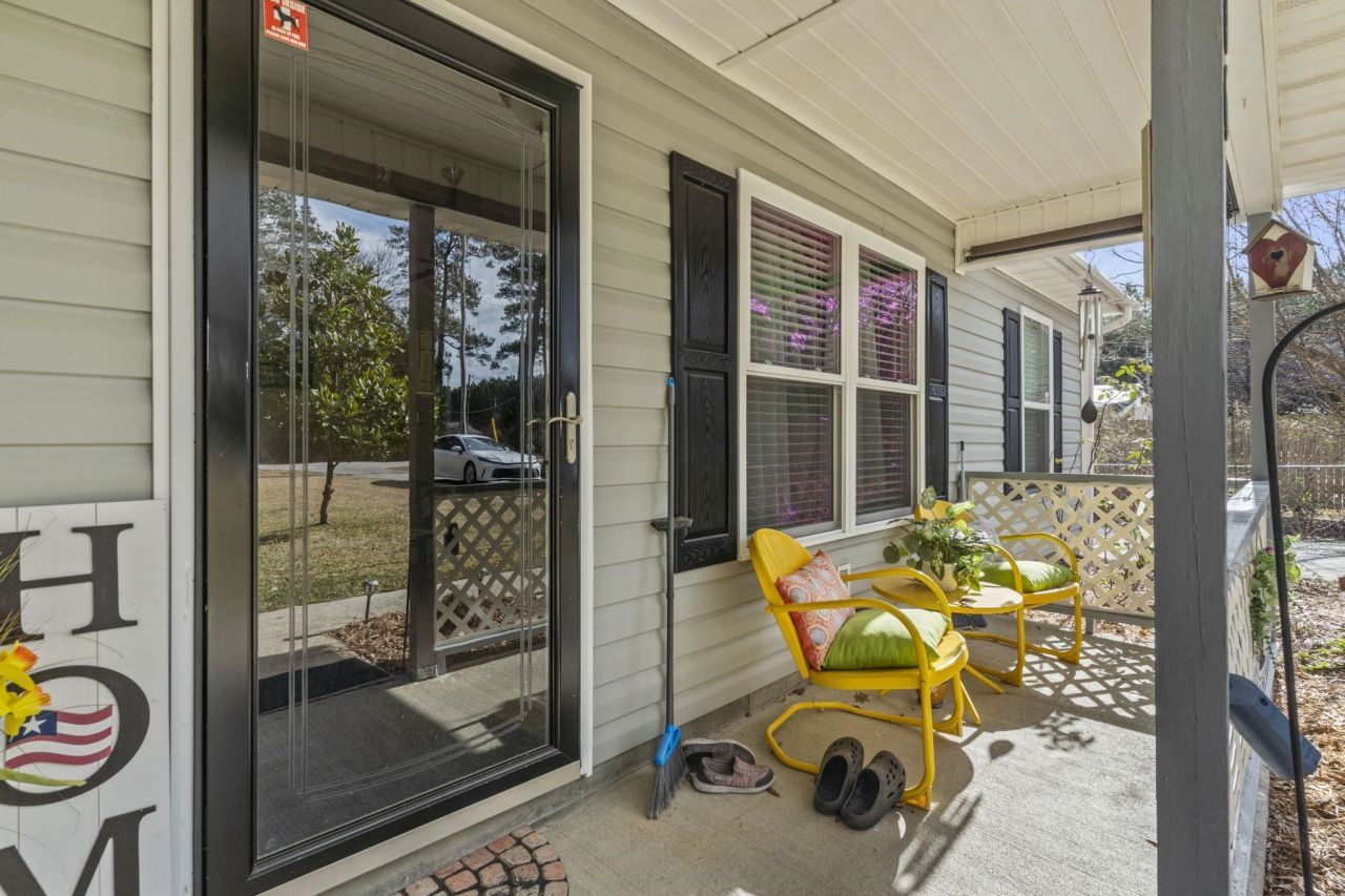 106 Fonza St. Photo 4