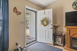 106 Fonza St. photo 4