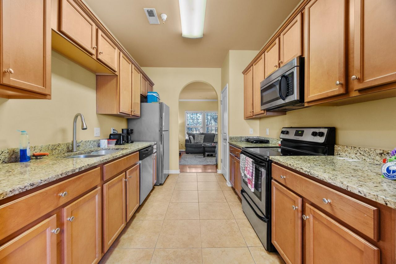 1719 Low Country Pl. Photo 4