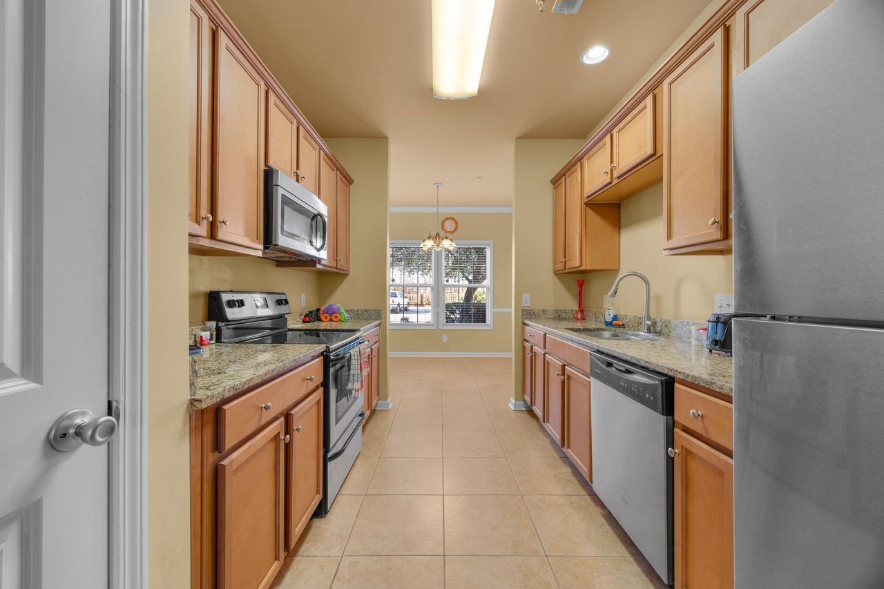 1719 Low Country Pl. Photo 7