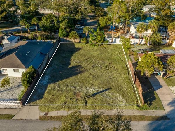 2119 BOUGAINVILLEA STREET, SARASOTA, FL 34239