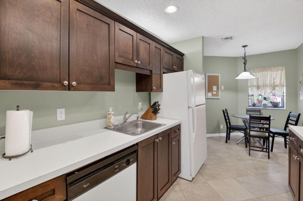 5374 Venetia Court, Unit B, Boynton Beach, FL 33437 Photo