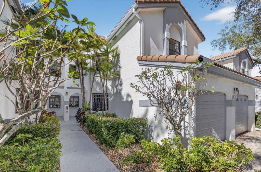 5374 Venetia Court, Unit B, Boynton Beach, FL 33437 Photo