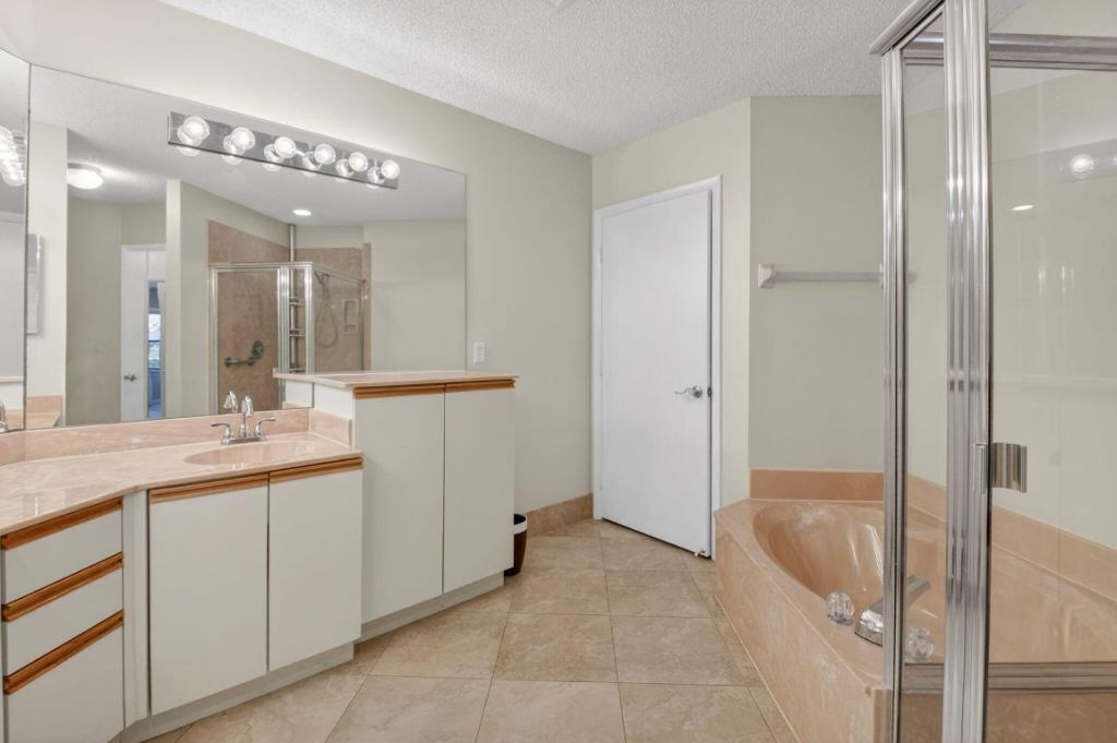 5374 Venetia Court, Unit B, Boynton Beach, FL 33437 Photo