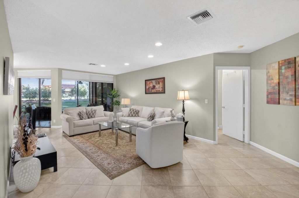 5374 Venetia Court, Unit B, Boynton Beach, FL 33437 Photo