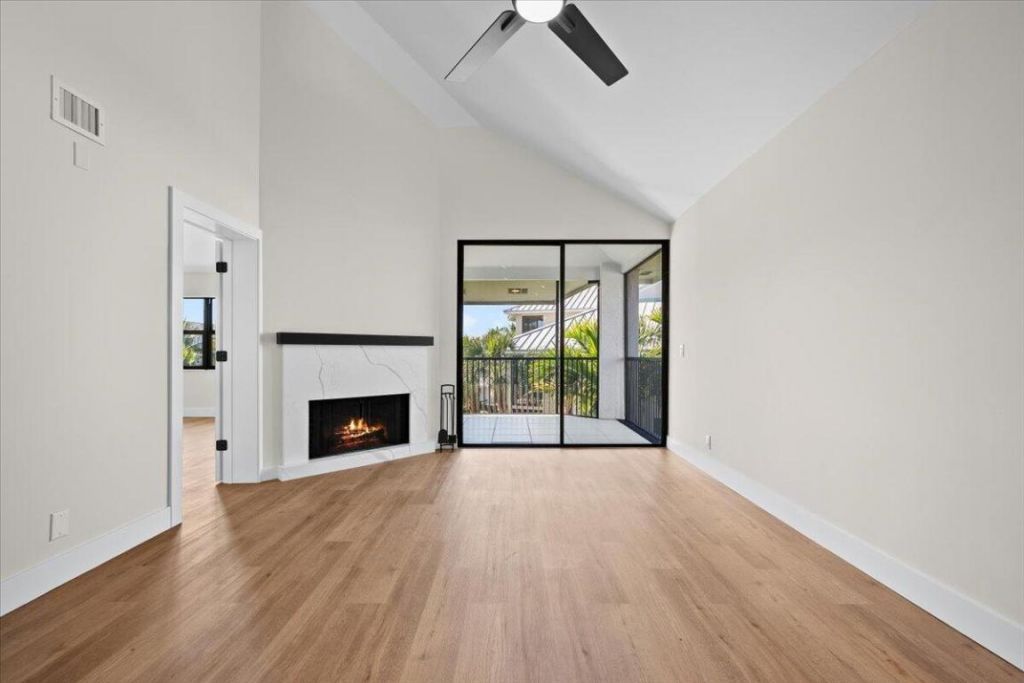 144 Bay Colony Drive N, Unit Penthouse, Juno Beach, FL 33408 Photo