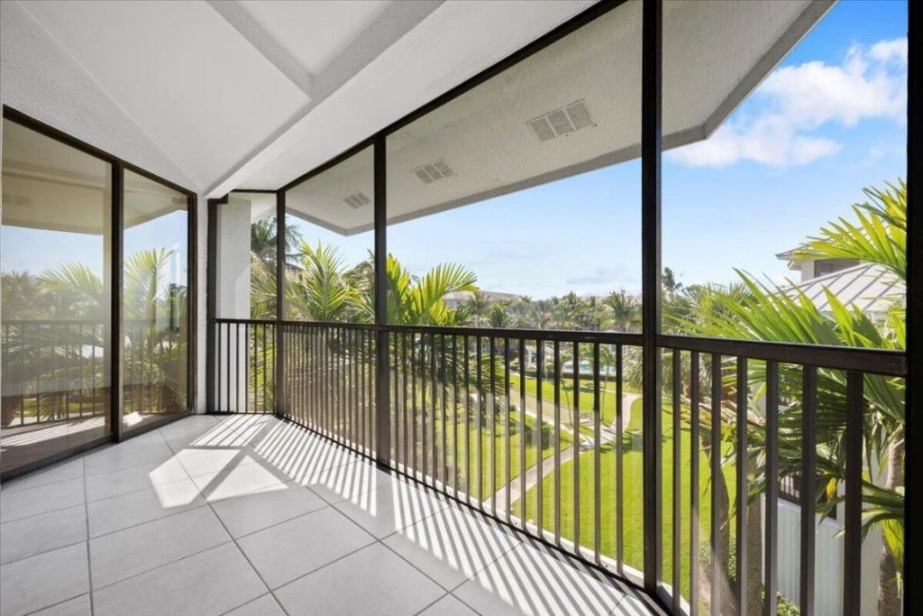 144 Bay Colony Drive N, Unit Penthouse, Juno Beach, FL 33408 Photo