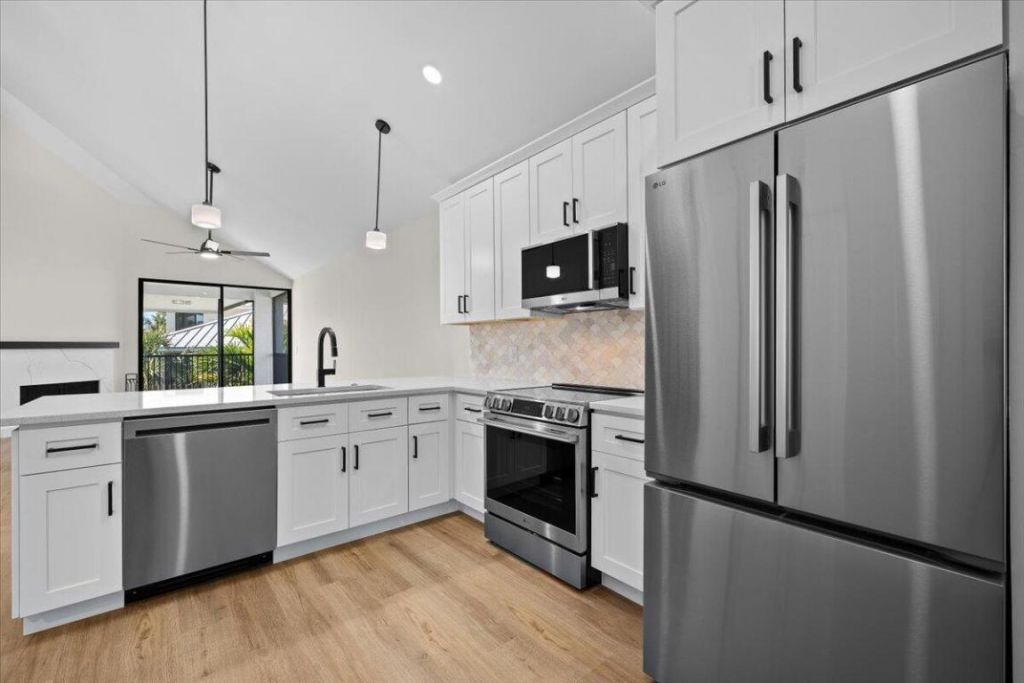 144 Bay Colony Drive N, Unit Penthouse, Juno Beach, FL 33408 Photo