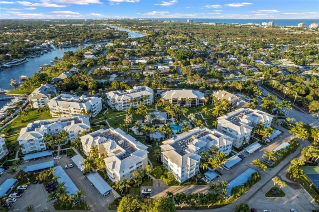 144 Bay Colony Drive N, Unit Penthouse, Juno Beach, FL 33408 Photo