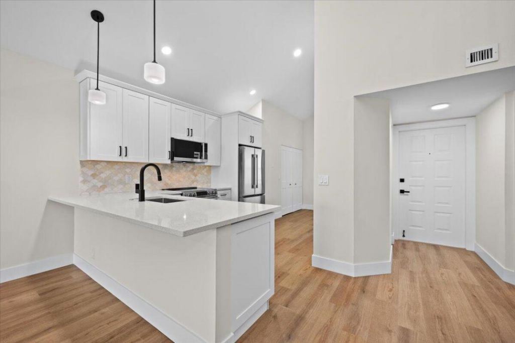 144 Bay Colony Drive N, Unit Penthouse, Juno Beach, FL 33408 Photo