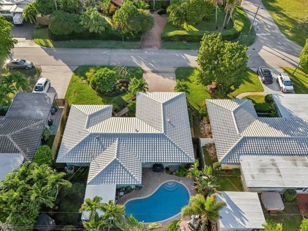 3676 NE 18th Ave, Oakland Park, FL 33334