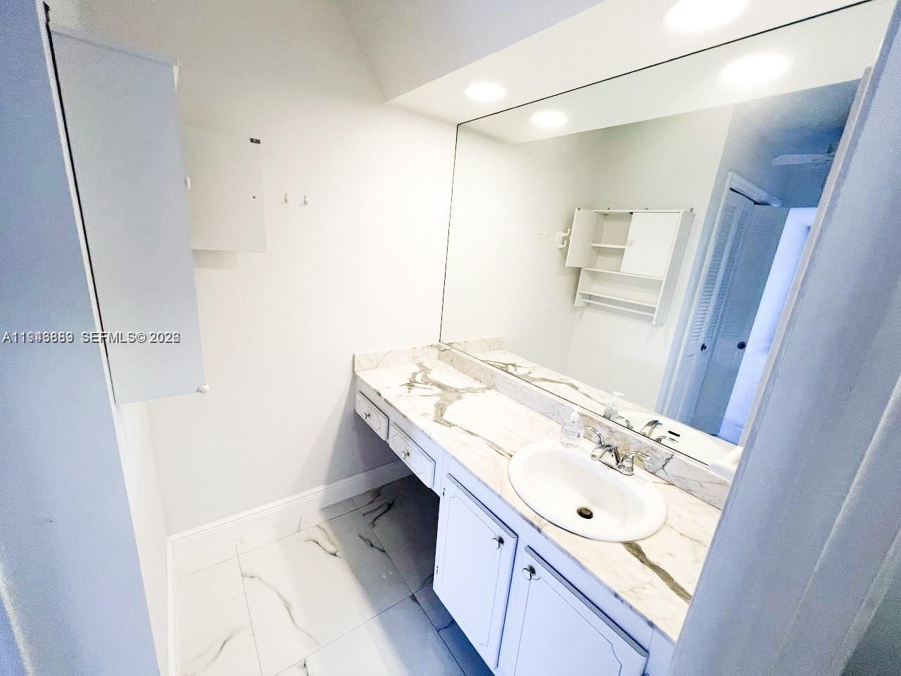 6395 Bay Club Dr, Unit 4, Fort Lauderdale, FL 33308 Photo