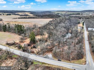 695 OAK ROAD, DALLASTOWN, PA 17313