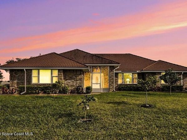 355 Lake View Lane, Palm Bay, FL 32909