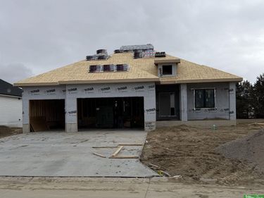 12383 Windsor Drive, Papillion, NE 68046