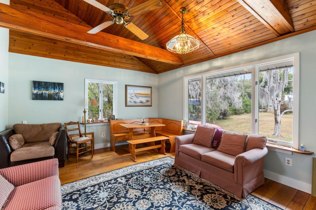 1363 S Edgewater Drive Photo 15