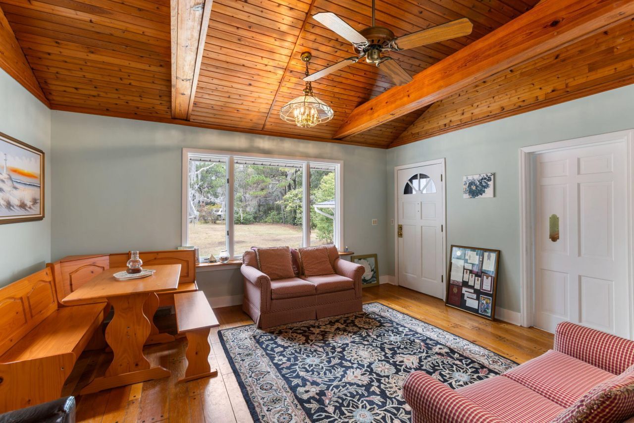 1363 S Edgewater Drive Photo 17