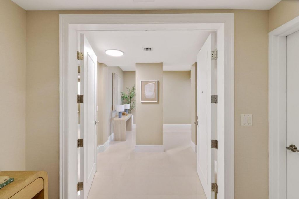 1063 Hillsboro Mile, Unit 404, Hillsboro Beach, FL 33062 Photo