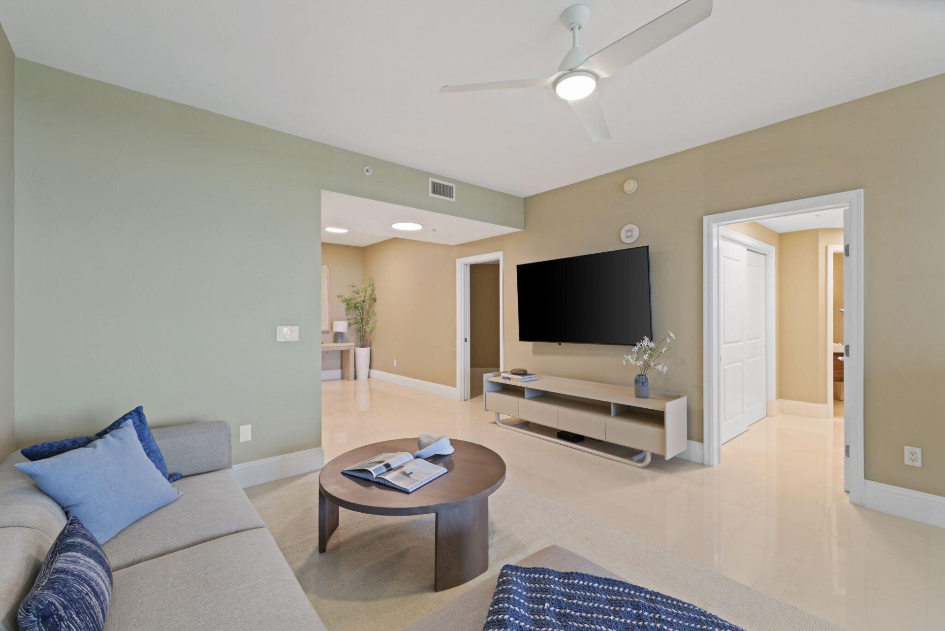 1063 Hillsboro Mile, Unit 404, Hillsboro Beach, FL 33062 Photo