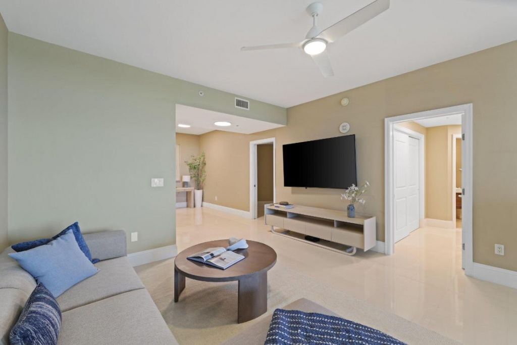1063 Hillsboro Mile, Unit 404, Hillsboro Beach, FL 33062 Photo