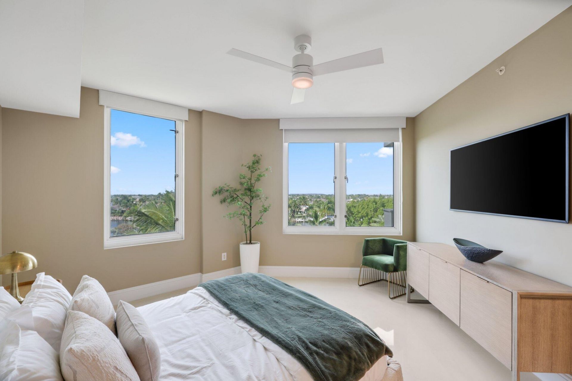 1063 Hillsboro Mile, Unit 404, Hillsboro Beach, FL 33062 Photo