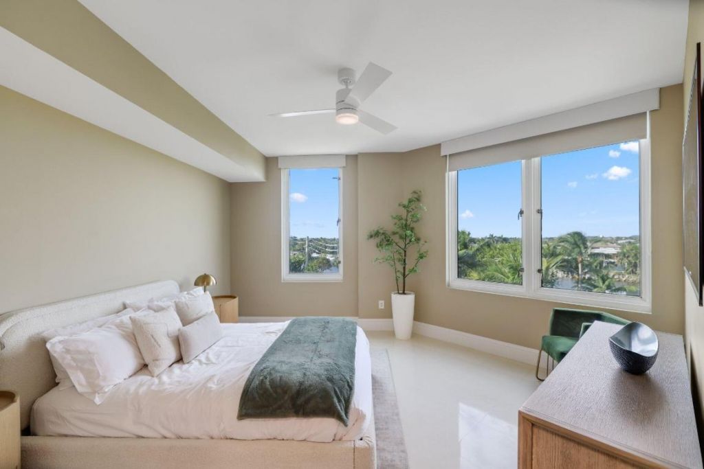 1063 Hillsboro Mile, Unit 404, Hillsboro Beach, FL 33062 Photo