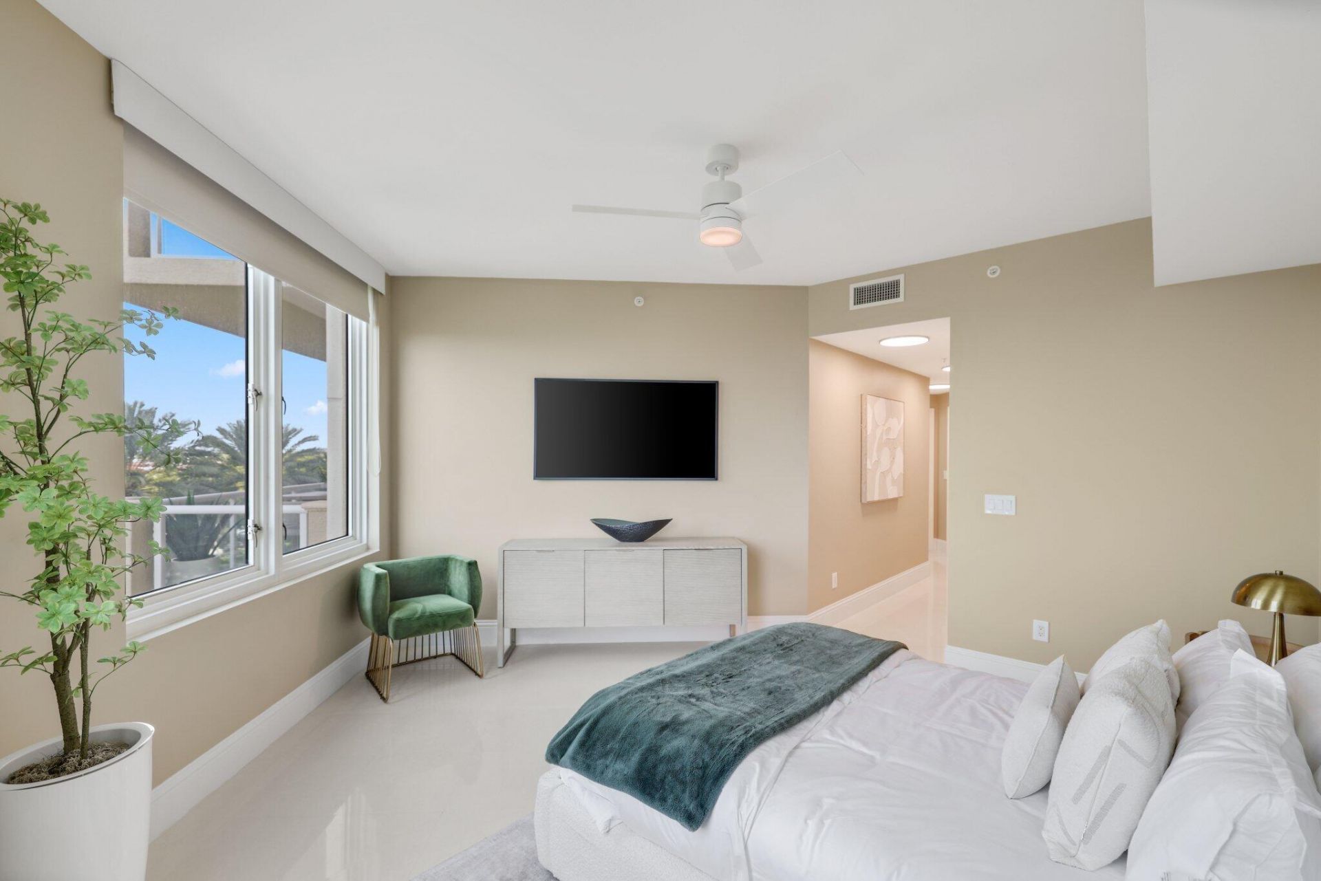 1063 Hillsboro Mile, Unit 404, Hillsboro Beach, FL 33062 Photo