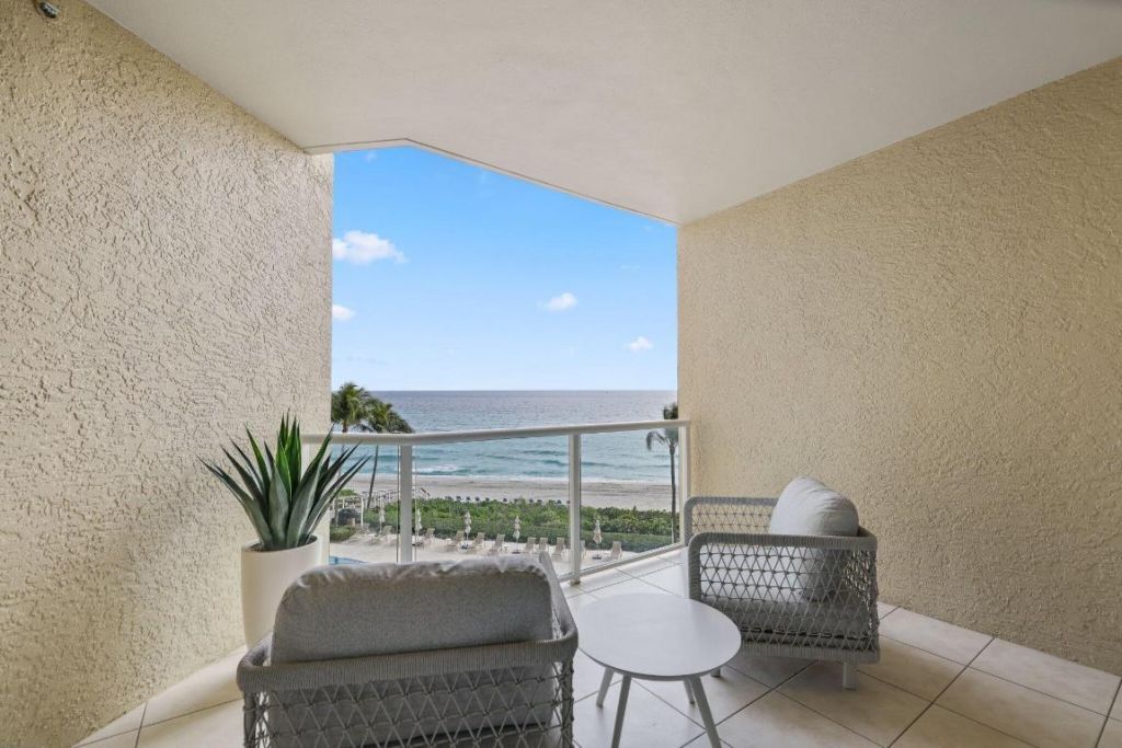 1063 Hillsboro Mile, Unit 404, Hillsboro Beach, FL 33062 Photo