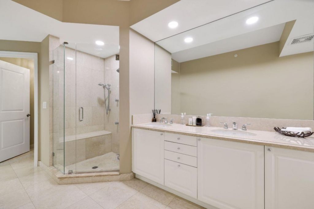 1063 Hillsboro Mile, Unit 404, Hillsboro Beach, FL 33062 Photo