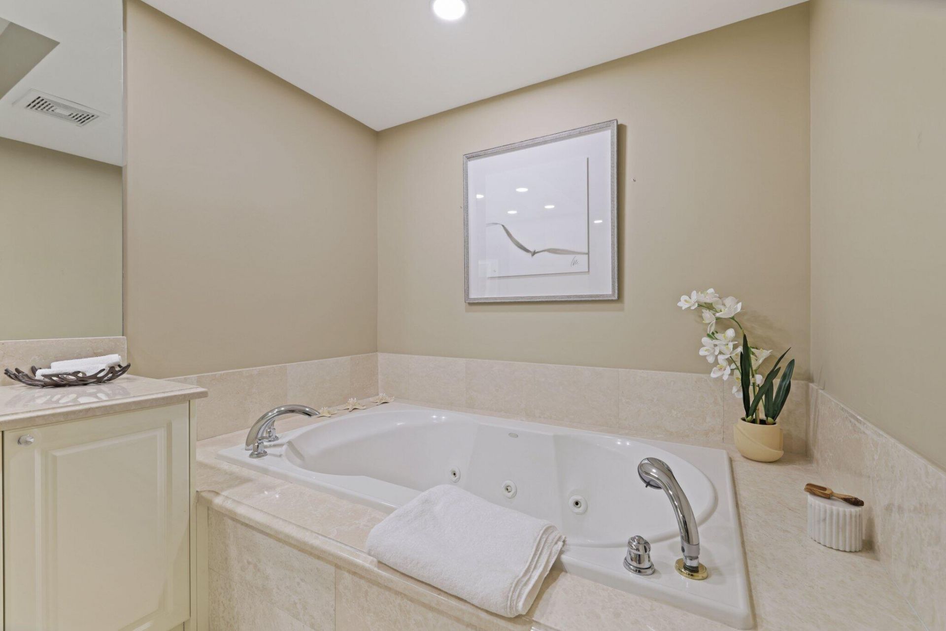 1063 Hillsboro Mile, Unit 404, Hillsboro Beach, FL 33062 Photo