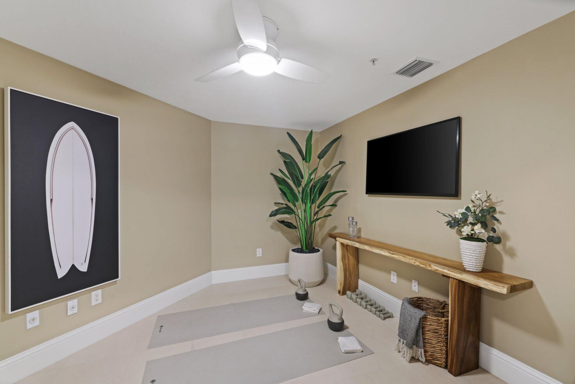 1063 Hillsboro Mile, Unit 404, Hillsboro Beach, FL 33062 Photo