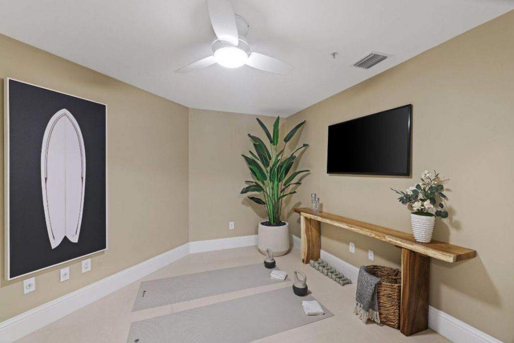 1063 Hillsboro Mile, Unit 404, Hillsboro Beach, FL 33062 Photo