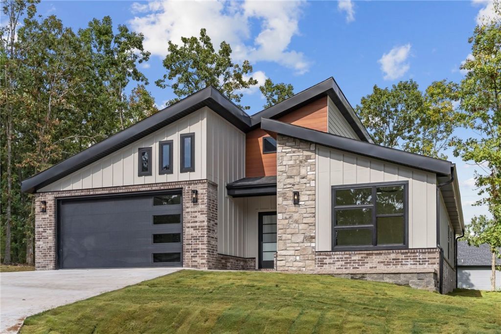 11 Crieff Circle, Bella Vista, AR 72715 Main Photo