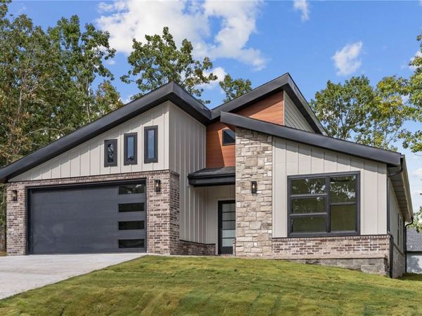 11 Crieff Circle, Bella Vista, AR 72715