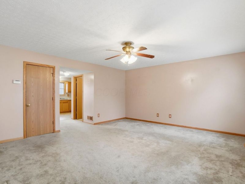 376 Galloway Ridge Drive, Galloway, OH 43119 Photo 4