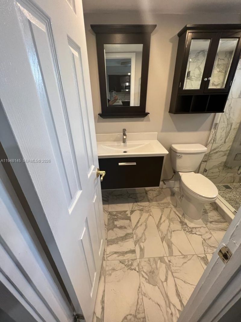 9440 Fontainebleau Blvd, Unit 213, Miami, FL 33172 Photo