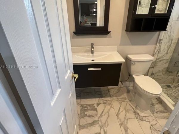 9440 Fontainebleau Blvd , Unit 213, Miami, FL 33172