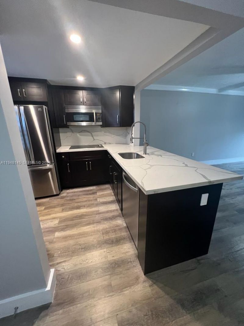 9440 Fontainebleau Blvd , Unit 213, Miami, FL 33172 Photo