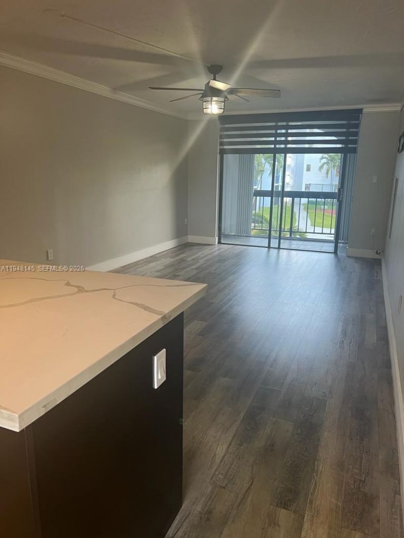 9440 Fontainebleau Blvd , Unit 213, Miami, FL 33172 Photo
