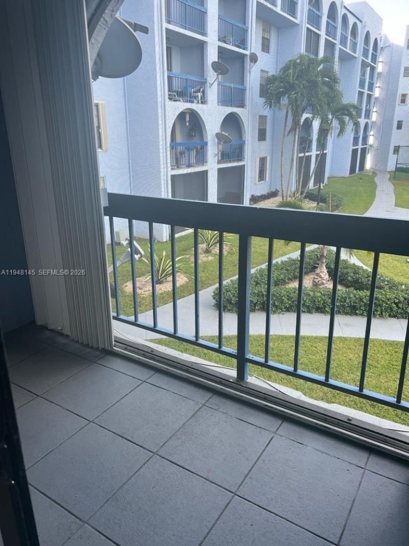 9440 Fontainebleau Blvd , Unit 213, Miami, FL 33172 Photo