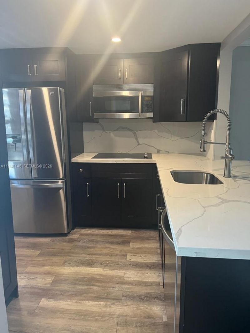 9440 Fontainebleau Blvd, Unit 213, Miami, FL 33172 Photo