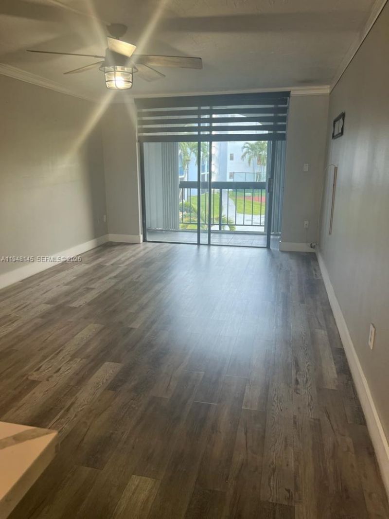 9440 Fontainebleau Blvd, Unit 213, Miami, FL 33172 Photo