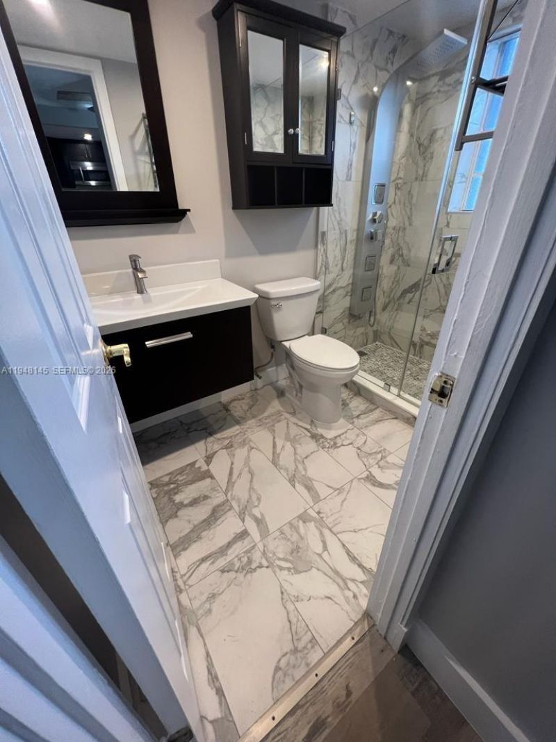 9440 Fontainebleau Blvd, Unit 213, Miami, FL 33172 Photo